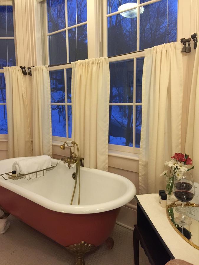 Blackinton Manor Bed and Breakfast North Adams Esterno foto