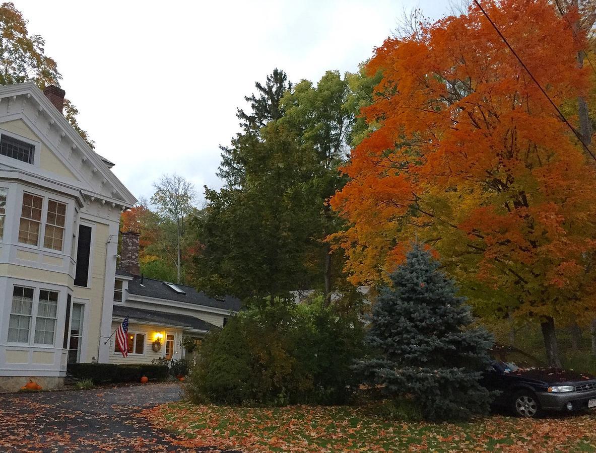 Blackinton Manor Bed and Breakfast North Adams Esterno foto